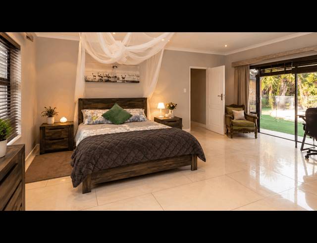 4 BEDROOM FREESTANDING TO LET IN FLAMINGO VLEI